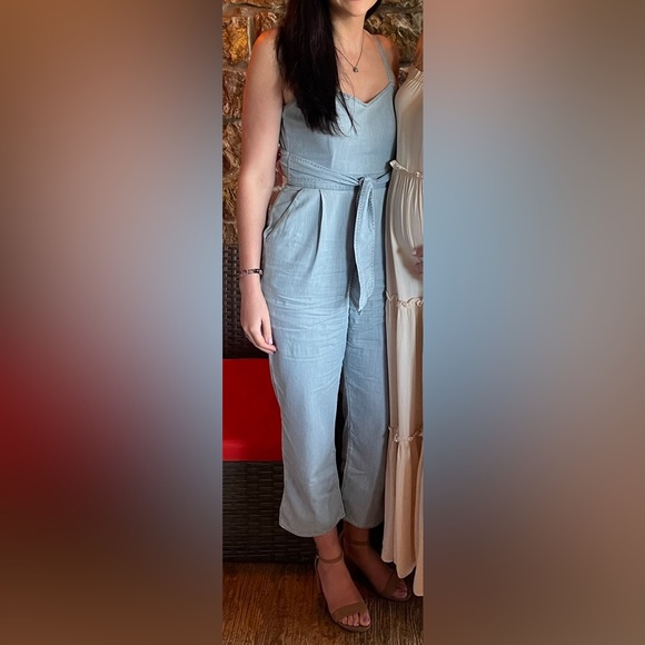 Express Chambray Jumpsuit Cross Back Tie Front- Size 6 - Picture 3 of 3